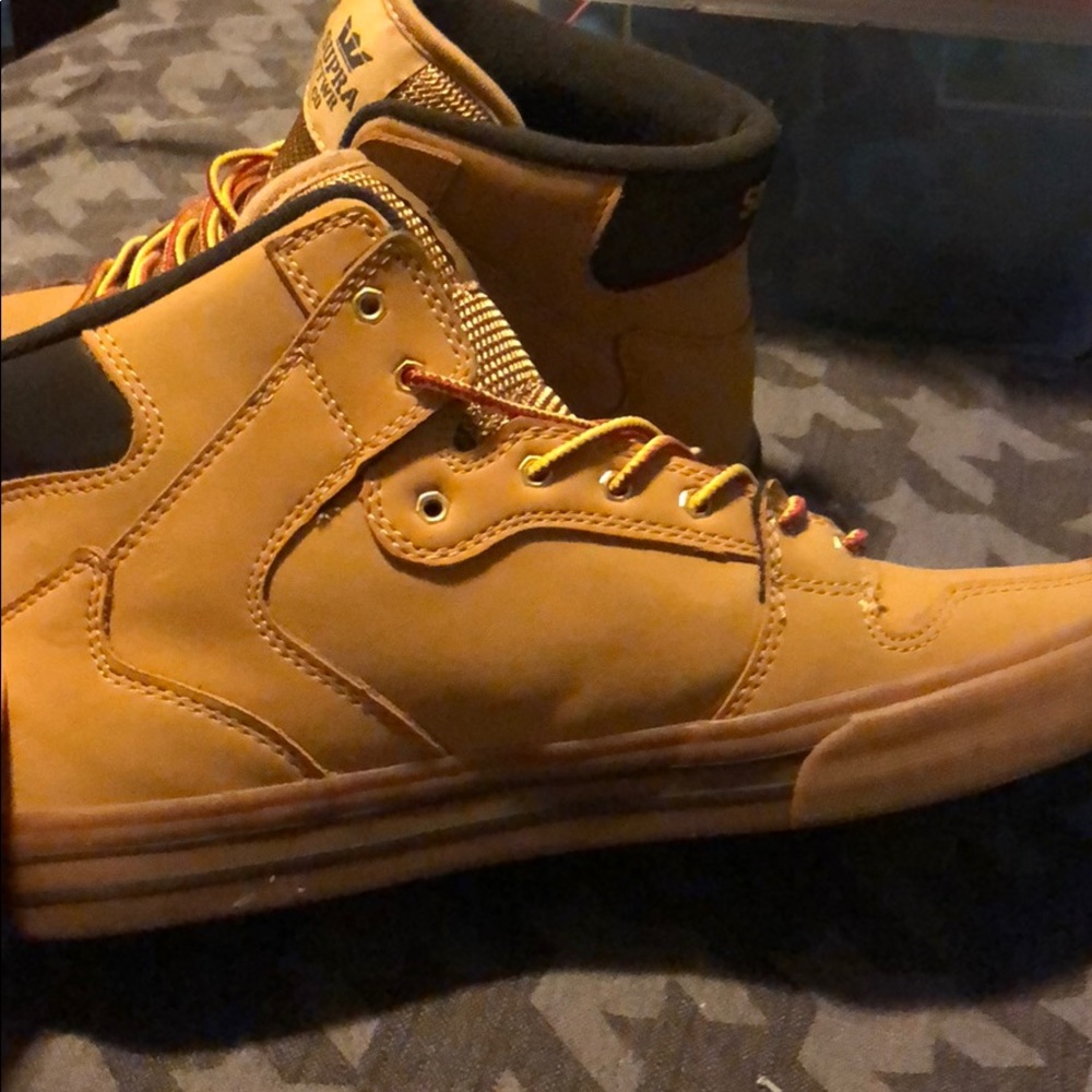Supra - Picture 5 of 5